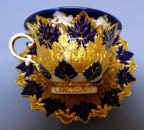 Fancy Cup, Tea Cup Collection, Pretty Tea Cups, Antique Tea Cups, Pretty Cups, Beautiful Tea, Tea Sets Vintage, Gold Cup, Teapots And Cups