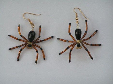 Spider Jewelry, Beaded Spiders, Spider Earrings, Seed Bead Patterns, Funky Earrings, Jewelry Accessories Ideas, Quilling Art, Homemade Jewelry, Holiday Earring