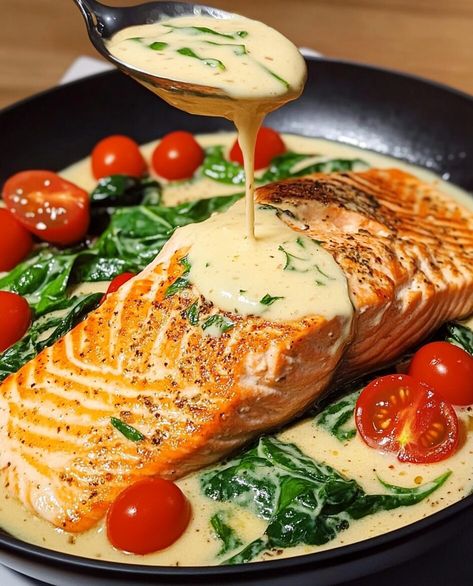 Salmon Steak Recipes Baked, Creamy Garlic Salmon, Salmon Steak Recipes, Salmon With Cream Sauce, Salmon With Spinach, Cooks Kitchen, Creamy Salmon, Ninja Cooking System Recipes, Salmon Spinach