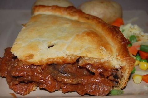 Wine Pie, Beef Red Wine, Moist Cupcake Recipes, Lamb Pie, Turkey Loaf, Bacon Pie, Buttercream Icing Recipe, Gourmet Meat, Pie Easy