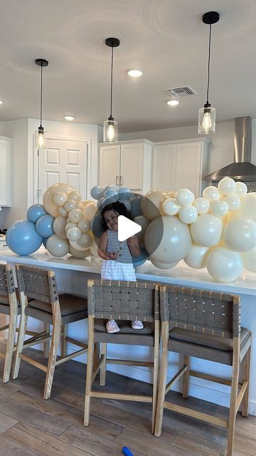 Jessica Villalobos on Instagram: "DIY Balloon Garland 🎈

Balloon Garland Events Decoration DIY 
.
.
.
#balloongarland #balloons #events #eventdecoration #diy #diyballoongarland #diyballoon #diymom #sahm #sahmlife" Balloon Garland From Ceiling, Kitchen Island Balloon Garland, Kitchen Balloon Garland, Balloon Garland Recipe, Room Filled With Balloons, Staircase Balloon Garland, How To Secure Balloon Garland To Wall, Balloon Garland With Flowers, Garland Balloon