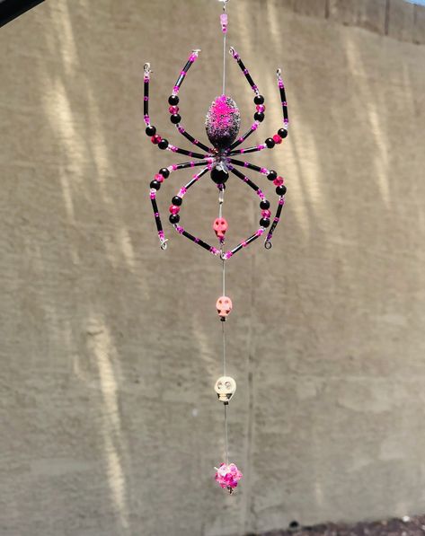 Crystal Suncatchers Diy, Diy Wire Jewelry Rings, Spider Jewelry, Seed Bead Crafts, Wire Wrap Jewelry Designs, Beaded Spiders, Bead Storage, Vintage Jewelry Art, Bead Charms Diy