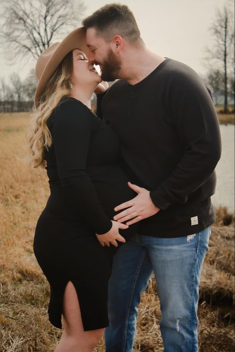 Need poses for maternity? Pro tip - make them kiss with their teeth! Makes for the perfect kissing photo! ✨ Teeth Kiss Pose, Maternity Poses On Couch, Fall Maternity Photoshoot, Kissing Photo, Boyfriend Kissing Pregnant Belly, Kiss Pose, Man Kissing Pregnant Belly, Lesbian Couple Photoshoot Poses Pregnant, Maternity Kissing Belly