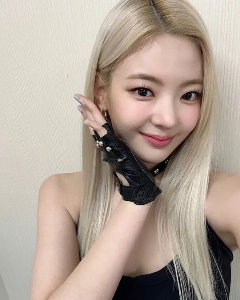 Princess Lia, Lia Itzy, Kpop Girl Groups, Her Hair, بلاك بينك, Kpop Girls, Girl Group, My Girl, A Woman