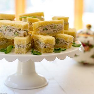 Secret to Making The Best Chicken Salad Finger Sandwiches – Homemade Italian Cooking Crustless Sandwiches, Finger Rolls, Finger Foods Easy Party, Finger Sandwich, Salad Fingers, Sandwich Tray, Croissant Sandwich, Fruit Platter Designs, Recipes Pork