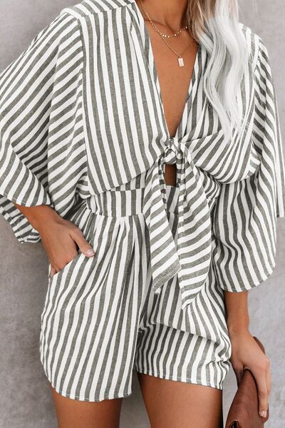 Looking for a playful and comfortable romper? Look no further than the Daleyza Striped Kimono Romper! With its unique kimono style and chic stripes, you'll be sure to turn heads wherever you go. Perfect for any occasion, this romper is a must-have addition to your wardrobe. Features: Bow, Tied Sheer: Opaque Material composition: 100% viscose Care instructions: Machine wash cold. Tumble dry low. Imported Product Measurements (Measurements by inches) & Size Conversion Size US Top Length Bust Waist Black Jumpsuit Outfit, Loose Romper, Overalls Casual, Pocket Jumpsuit, Wide Leg Romper, Loose Jumpsuit, Short Playsuit, Jumpsuit Outfit, Romper Outfit