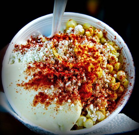 platillos mexicanos esquites Mexican Botanas, Elote Preparado, Elote Recipe, Elote Corn, Mayo Salad, Mexican Treats, Salad Avocado, Mexican Snacks, Mexican Corn