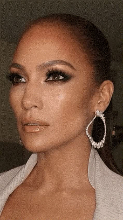 Jlo Bronze Makeup, Jlo Eye Makeup, J Lo Makeup Looks, Jlo Glow Makeup, Jennifer Lopez Makeup Tutorial, Heavy Contour Makeup, Jlo Makeup Tutorial, Jennifer Lopez Makeup Looks, J Lo Makeup