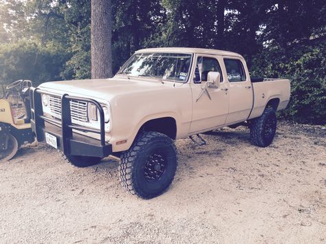 Cummins crew cab Dodge 1st Gen Cummins Crew Cab, 1st Gen Cummins, Dodge Ram Diesel, Dodge Diesel, Chevy Diesel Trucks, Dodge Pickup, Lowered Trucks, Dodge Vehicles, Dodge Cummins