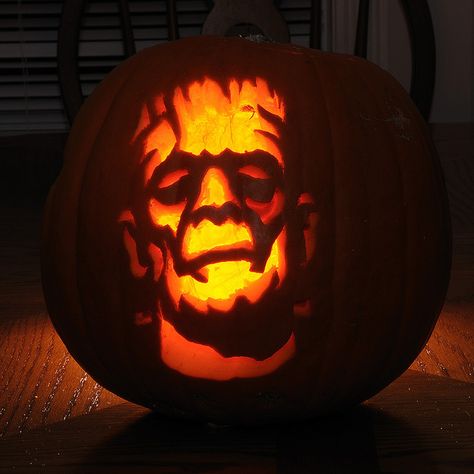 Frankenstein Monster Pumpkin Carving Pumpkin Carving Pictures, Pumpkin Face Carving, Awesome Pumpkin Carvings, Funny Pumpkin Carvings, Frankenstein Pumpkin, Vampire Pumpkin, Vampire Zombie, Zombie Pumpkins, Cute Pumpkin Carving