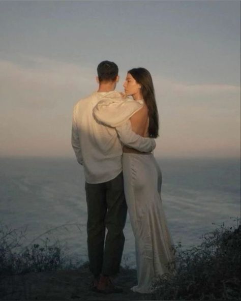 Engagement Photo Shoot Beach, Pre Wedding Photoshoot Beach, Engagement Pictures Beach, Couples Beach Photography, Wedding Fotos, Couple Engagement Pictures, Save The Date Photos, Beach Engagement Photos, Wedding Engagement Photos