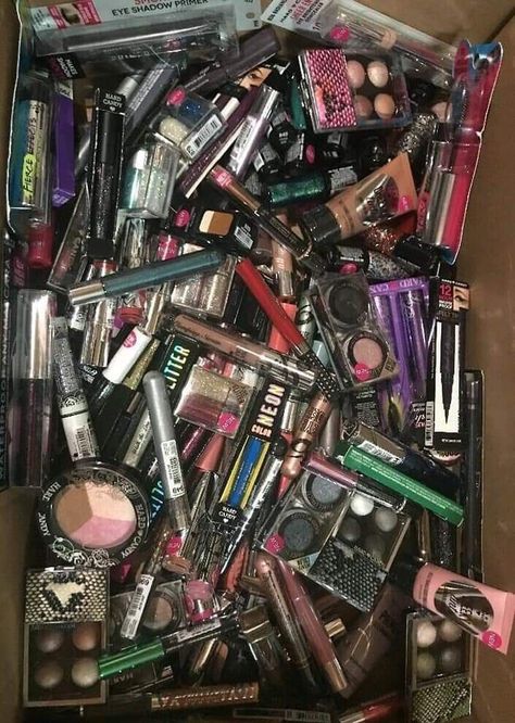 Mixed Makeup, Makeup Collage, Makeup Beauty Room, Makeup Collection Goals, Face Nails, Candy Makeup, Alat Makeup, Wholesale Makeup, Gloss Labial