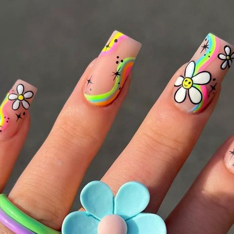 Rainbow Flower Nails, Nail Deisgn, Flower Power Nails, Bright Summer Acrylic Nails, Bella Nails, Flowers Daisies, Nail Goals, Style Nails, Fancy Nails Designs