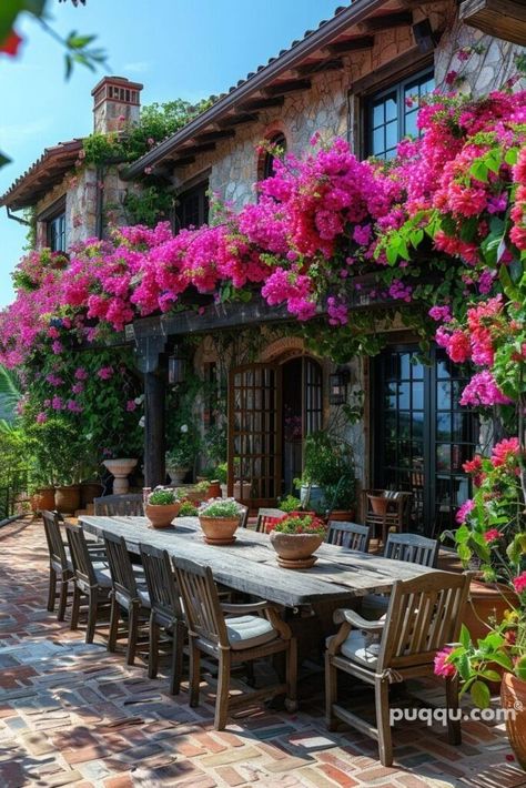 Green Farmhouse Exterior, Tuscan Patio, Rustic Tableware, Tuscan Design, Garden Wallpaper, Tuscan Style, Farmhouse Exterior, Patio Ideas, Rustic Elegance