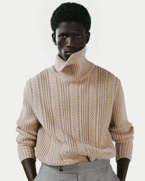 Canali Menswear, Knitwear Details, F Men, Mens Knit Sweater, Winter Knitwear, Hot Sweater, Italian Fashion Brands, Le Male, Guess Men