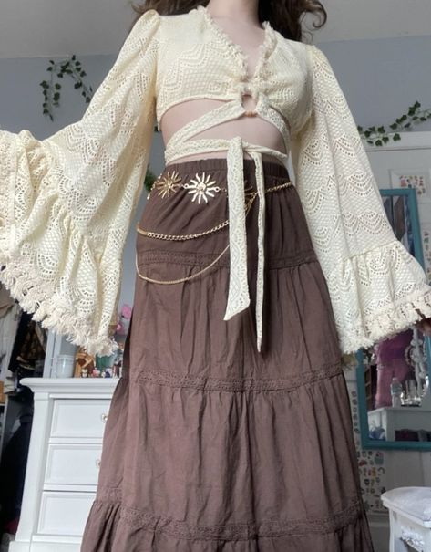 Fairy Aesthetic Clothes Dresses, Bohemian Aesthetic Clothes, Cottage Core Aesthetic Outfit Summer, March Aesthetic Outfit, Fairy Outfit Casual, Sea Witch Outfit Aesthetic, Fairycore Style Outfits, Summer Outfits Goblincore, Cottagecore Aesthetic Outfits Spring