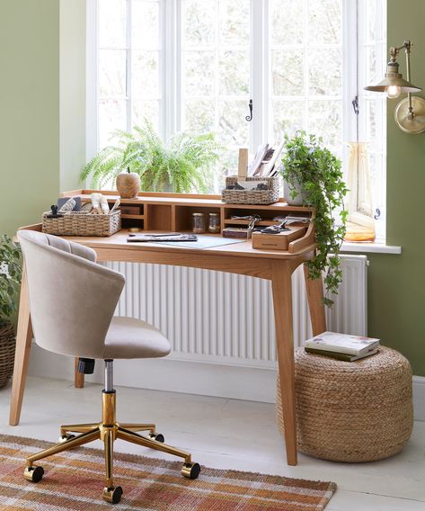 Teenage desk ideas – 11 study tables to tackle homework, art and crafts | Real Homes Living Simple Life, Smart Desk, Velvet Office Chair, Elegant Chair, Bedroom Desk, Oak Desk, Smart Home Technology, Home Office Space, Study Table