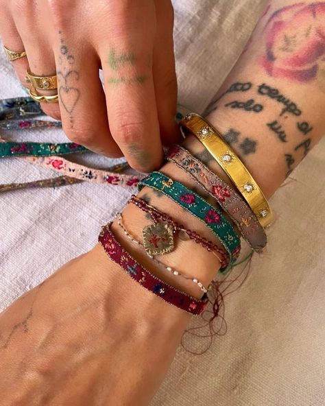 Antonia Rossi is me (@antomoon) • Instagram photos and videos Ephemeral Tattoo, Bracelet Embroidery, Embroidered Bracelet, Embroidery Bracelets, Fabric Bracelets, Love Bracelet, Funky Jewelry, Hippie Jewelry, A Perfect Day