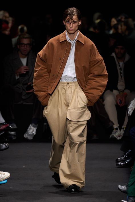 JW Anderson Fall 2024 Menswear https://www.vogue.com/fashion-shows/fall-2024-menswear/j-w-anderson/slideshow/collection#51 Red Velvet Jumpsuit, Milan Fashion Week Men, Milan Fashion Week Runway, 2024 Menswear, Jersey Knit Dress, Evening Jackets, J W Anderson, Jw Anderson, Movie Collection