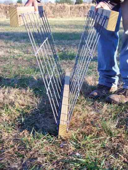 Diy Hay Feeder, Goat Feeders, Sheep Feeders, Goat Hay Feeder, Goat Feeder, Goat Playground, Goat Ideas, Horse Feeder, Goat Shed