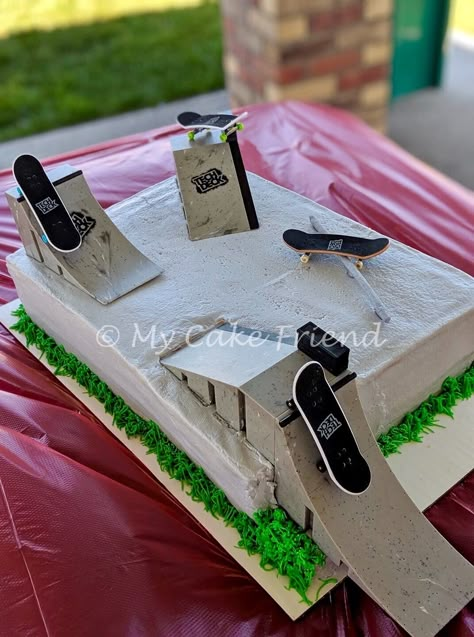 Skateboard Party Theme, Skateboard Party Ideas, Skateboard Cake, Skateboard Birthday Party, Skateboard Party, Skateboard Birthday, Skateboard Park, Park Birthday, Tech Deck