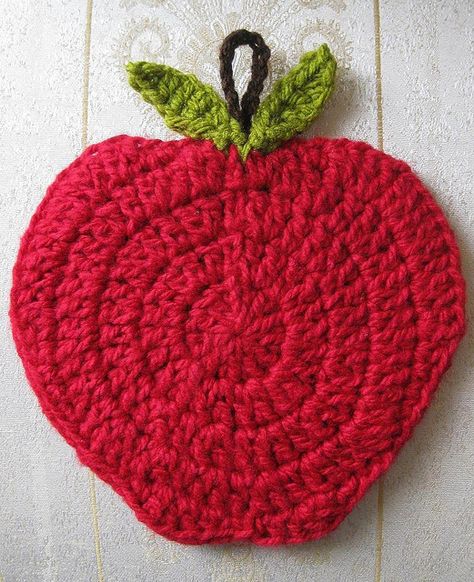 Apple pot holder Crochet Pot Holders Free Pattern, Crochet Apple, Crochet Potholder Patterns, Crochet Hot Pads, Crochet Fruit, Potholder Patterns, Crochet Dishcloth, Crochet Coaster Pattern, Crochet Potholders