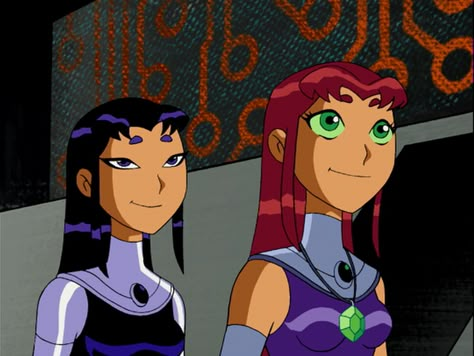 Teen Titans Starfire and Blackfire Teen Titans Blackfire, Teen Titans Series, Sister Costumes, Teen Titans Starfire, Original Teen Titans, Teen Titan, Beast Boy, Older Sister, Deathstroke