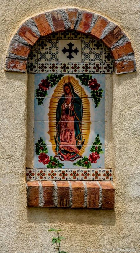 Praying Room, Mexican Gothic, Ephemeral Tattoo, Photoshop Fails, Hacienda Style Homes, Mexican Culture Art, Makeup Photo, Virgin Of Guadalupe, Mexican Home Decor