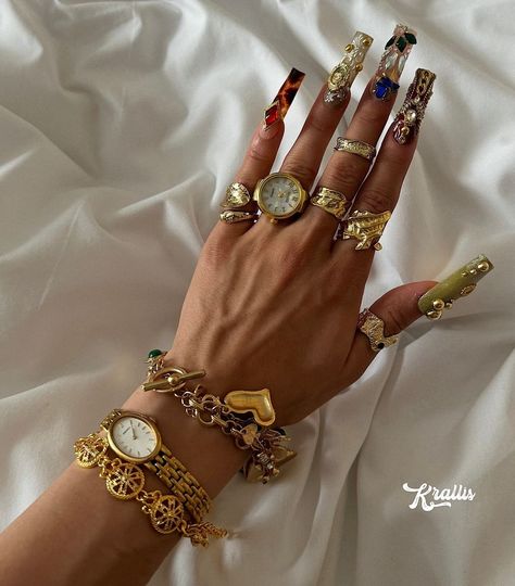 Xoxo Jewelry, Dope Jewelry Accessories, Nail Sets, Bling Acrylic Nails, Jewelry Accessories Ideas, Dope Jewelry, Chunky Jewelry, Jewelry Fashion Trends, Jewelry Lookbook