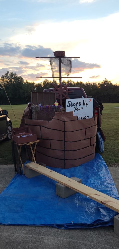 Pirate Ship Camper Halloween, Treasure Trunk Or Treat, Pirate Ship Trunk Or Treat Truck, Pirate And Mermaid Trunk Or Treat, Pirate Truck Or Treat, Pirate Booth Ideas, Never Land Trunk Or Treat, Diy Pirate Ship Trunk Or Treat, Trunk Or Treat Ideas Pirates