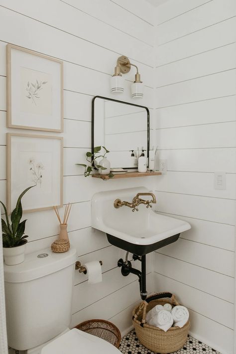 Home Tour: Carla Natalia Thompson in Jacksonville, Florida – Schoolhouse Hands Guys, Natalia Thompson, White Farmhouse Sink, Craftsman Style Home, Boho Bathroom, Jacksonville Florida, Bathroom Renos, Small Bathroom Decor, Humble Abode