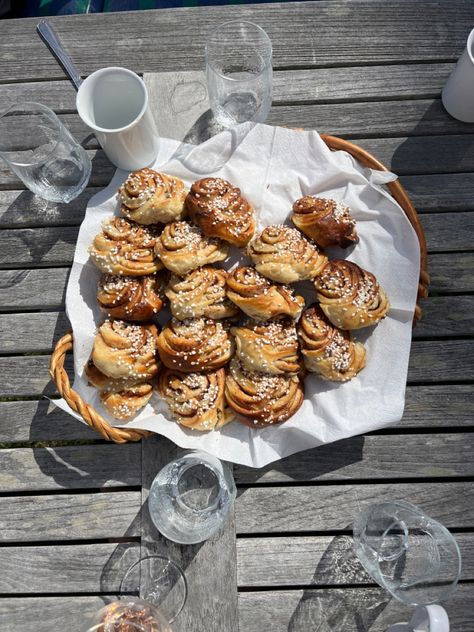 Cinnamon Rolls Swedish, Swedish Pastries, Scandi Food, Swedish Pastry, Swedish Cinnamon Rolls, Swedish Cinnamon Buns, Swedish Foods, Sweden Aesthetic, Swedish Fika