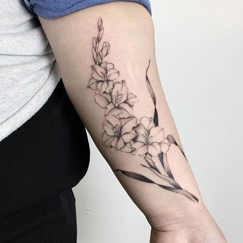 Gladiolus Flower Tattoo, Gladiolus Flower Tattoos, Lily Tattoo Meaning, Carnation Flower Tattoo, Tattoos 2022, Gladiolus Tattoo, Tattoos 2023, Water Lily Tattoos, Flower Of Life Tattoo