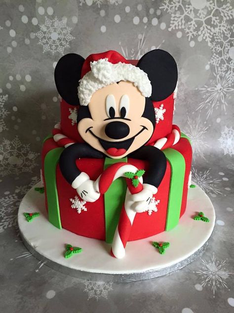 Mickeys Christmas Party, Christmas Cupcake Cake, Fondant Christmas Cake, Christmas Birthday Cake, Halloween Mickey Mouse, Mouse Birthday Cake, Mickey Mouse Birthday Cake, Cake Christmas, Christmas Cake Designs