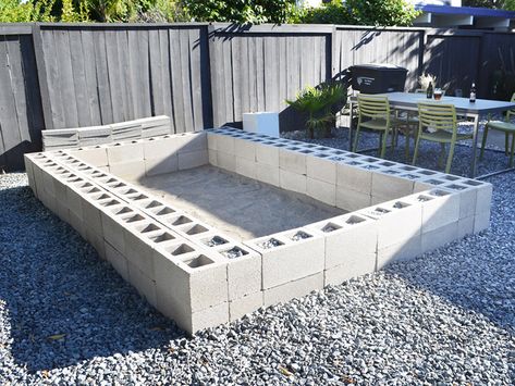 Cinder Block Pool, Homemade Swimming Pools, Homemade Pools, Mini Swimming Pool, Swimming Pool Pond, Pools For Small Yards, Pool Diy, Cheap Pool, Paddling Pool