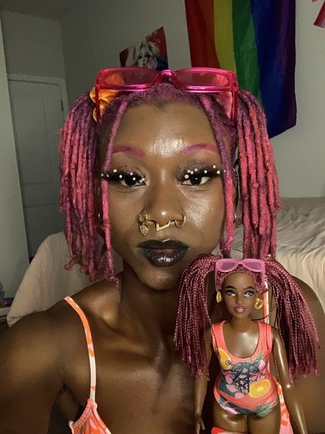 KAJA ♡ on Twitter: "i found a barbie that looks like me! we need more loc barbies 😍💋 https://t.co/1msfus8Nsc" / Twitter Y2k Dreadheads, Barbie Locs, Hair Inspo Black Women, Pink Locs, Black Cyberpunk, Face Beat Makeup, Dreadlock Style, Barbie Barbie, Black Women Makeup