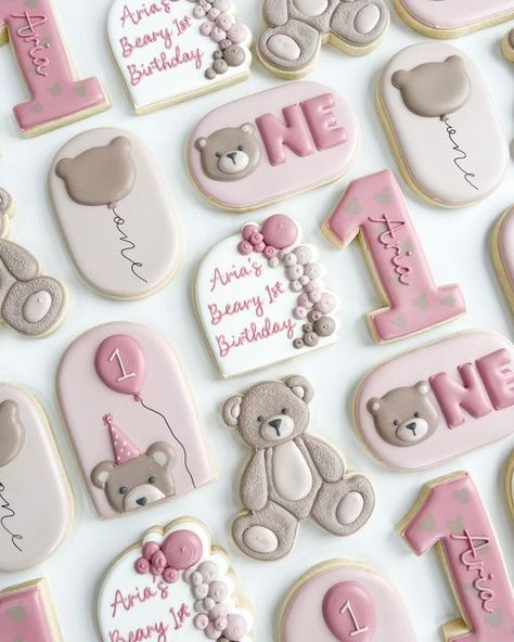 Leah Durso on Instagram: "Aria’s Beary First Birthday 🧸🧸" Beary 1st Birthday Cookies, Teddy Bear Birthday Cookies, Beary First Birthday Cookies, First Birthday Cookies Girl, First Birthday Sugar Cookies, Teddy Bear Birthday Theme, 1st Birthday Themes Girl, Cookie Themes, Teddy Bear Picnic Birthday Party