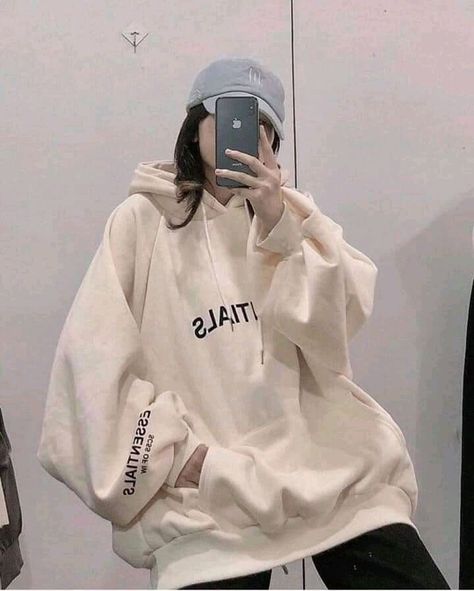 Hudi Item Girl, Hoodies Aesthetic Girl, Hoodie Outfit Aesthetic, Oversized Hoodie Outfit, Oversize Outfit, Big Hoodies, Korean Fits, Outfit Oversize, Hoodies Aesthetic