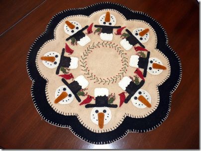 wool candle mat Candle Mats Patterns, Wool Candle Mats, Christmas Applique Patterns, Wool Applique Kits, Penny Rug Patterns, Buttermilk Basin, Candle Mats, Wool Appliqué, Wool Felt Projects