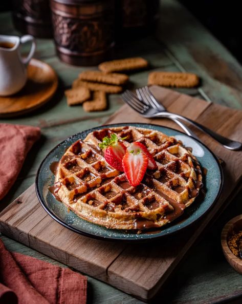 Biscoff Cinnamon Waffles with Nutella Cream - Cooking With Wine Blog Waffle Photography, Waffle Food Photography, Waffle With Nutella, Waffle Nutella, Waffles Photography, Nutella Waffles Aesthetic, Waffles Aesthetic Chocolate, Nutella Waffles, Cinnamon Waffles