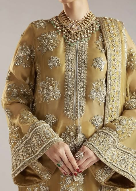 Velvet Palazzo, Pakistani Bridal Lehenga, Bridal Mehndi Dresses, Fashion Dress Up Games, Pakistani Formal Dresses, Latest Bridal Dresses, Lime Yellow, Pakistani Fancy Dresses, Pakistani Fashion Party Wear