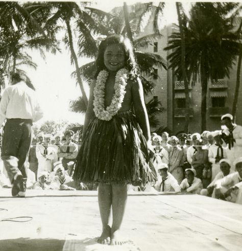 Hawaii 90s, 1940s Aesthetic, Hawaii Hula, Vintage Hawaii, Vintage Hawaiian, Tahiti, Oahu, Historical Clothing, American Girl