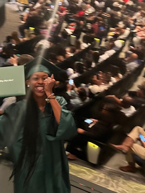 Vision Board Inspo Pictures Graduation, Green Graduation Aesthetic, Year Book Photo Ideas, Black Graduation Aesthetic, Army Graduation Pictures, Walking Across The Stage Graduation, Black Scholar Aesthetic, Black Girlboss Aesthetic, School Aesthetic Black Women