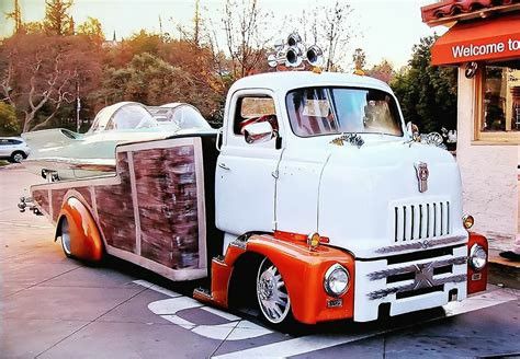 Mark Towle, owner of Gotham Garage built this carhauler truck as a tribute to his father. Cab: 1954 International COE. Drivetrain: 1994 Chevy crew cab dually. Gotham Garage, Coe Trucks, Afro Punk Fashion, Cab Over, Diesel Trucks, Custom Trucks, Crew Cab, Gotham, Custom Cars