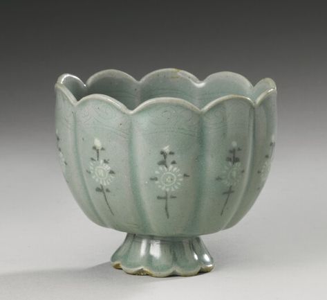 Korean Antiques, Korean Porcelain, Celadon Pottery, Korean Celadon, Goryeo Dynasty, Korean Ceramics, Korean Pottery, Celadon Ceramics, Korean Peninsula