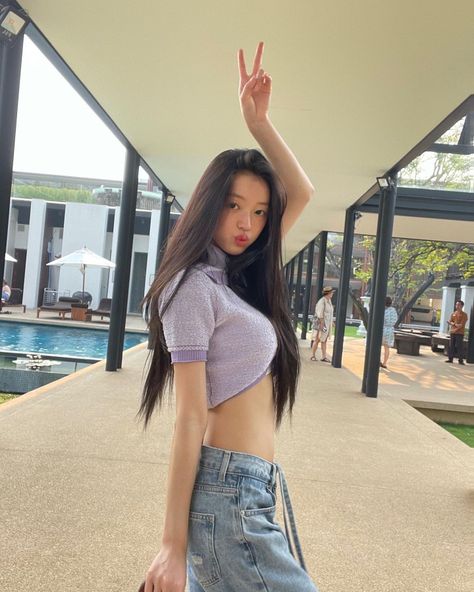 Yooa Icons, Yooa Oh My Girl, Oh My Girl, Pop Idol, Girl Body, New Instagram, New Post, Be Yourself, Crop Tee