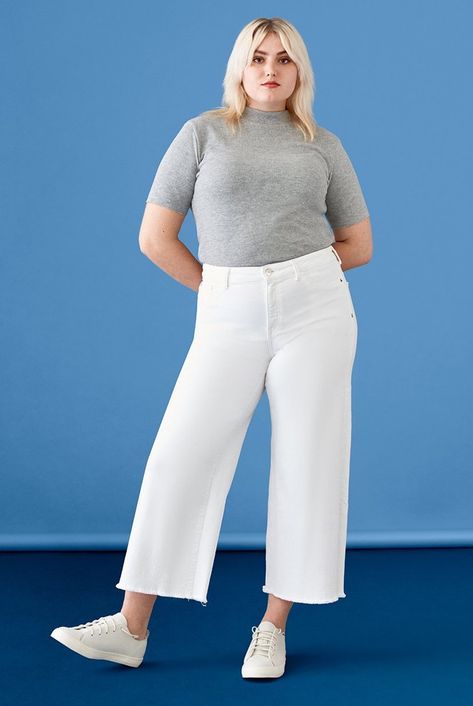 The Best Plus-Size Jeans According To 8 Fashion Influencers Wide Leg Jeans Plus Size, Best Plus Size Jeans, White Denim Outfit, How To Wear White Jeans, White Jeans Winter, White Wide Leg Jeans, Winter Plus Size, Dress With Jean Jacket, Jeans Plus Size