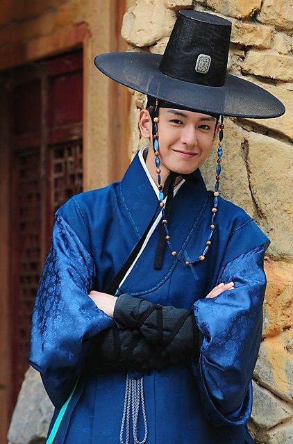 Traditional clothes Hanbok Traditional Korean Clothing, Hanbok Traditional, Korean Traditional Dress, Korean Hanbok, Traditional Korean, We Are The World, Costume Collection, Traditional Clothes, Korean Traditional