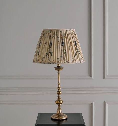 Luxury Ideas, Lamp Luxury, French Lamp, Lamps For Bedroom, Robert Kime, Smart Table, Table Lamps For Bedroom, Antique Lamps, Bedside Table Lamps