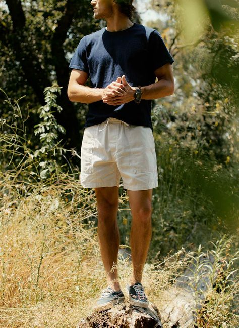 derek guy (@dieworkwear) on X Surfer Boys Style, Hiking Outfit Men, Simple Sneakers, J Crew Catalog, Surfer Guys, Imogene Willie, Outdoorsy Style, Mens Shorts Outfits, Vans Outfit